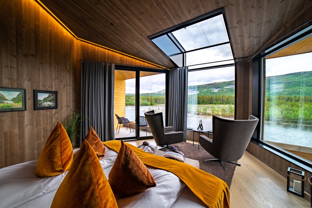 Hotel374