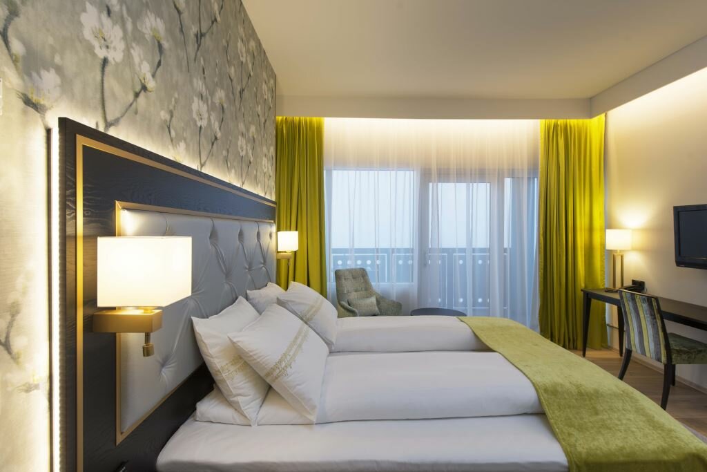 Hotel353