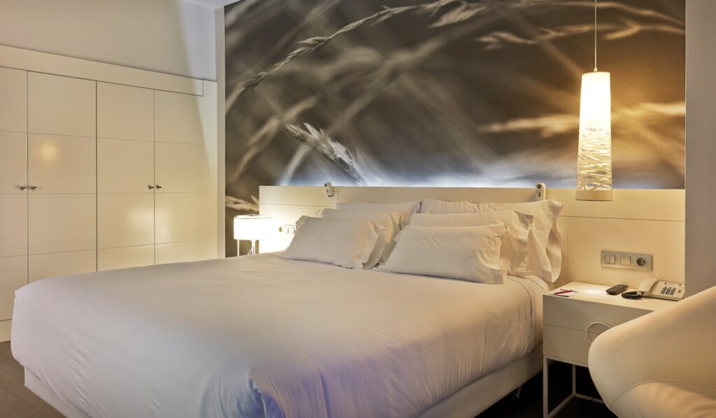 Hotel833