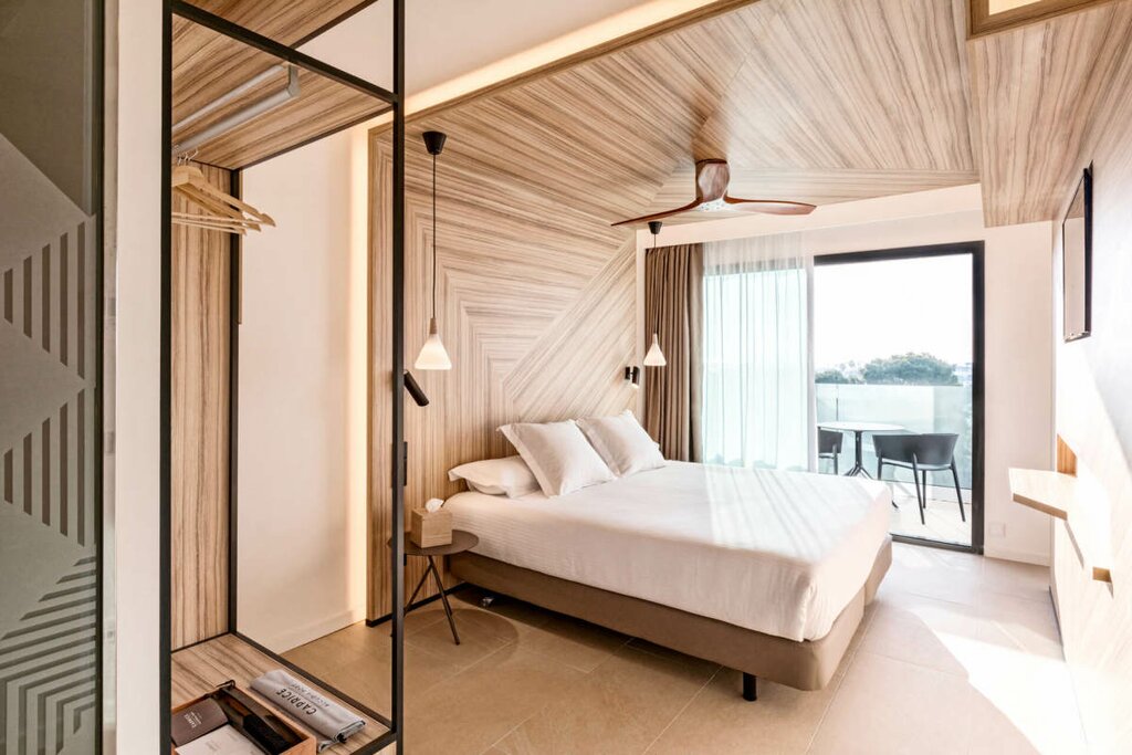 Hotel998