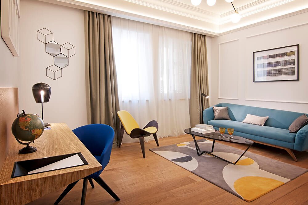 Hotel704