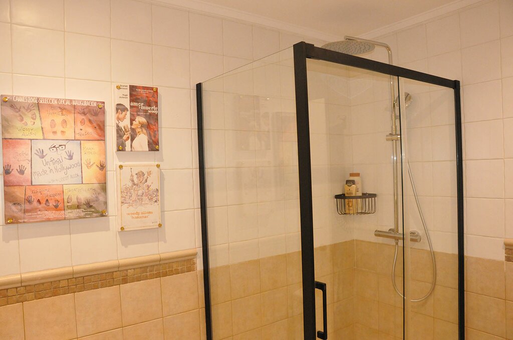 Hotel832