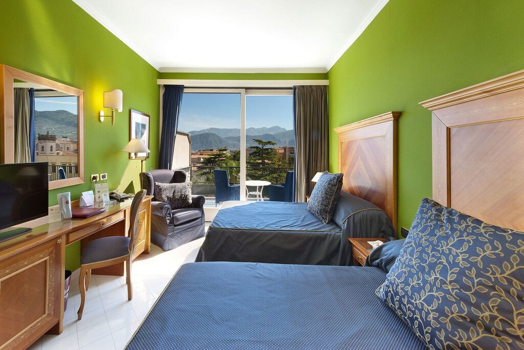 Hotel2