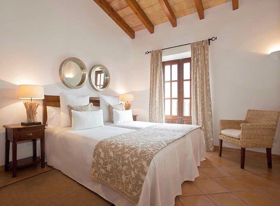 Hotel734