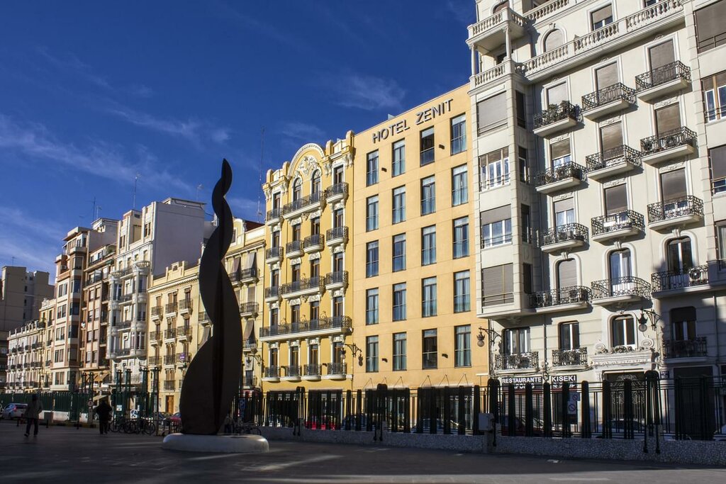 Hotel858
