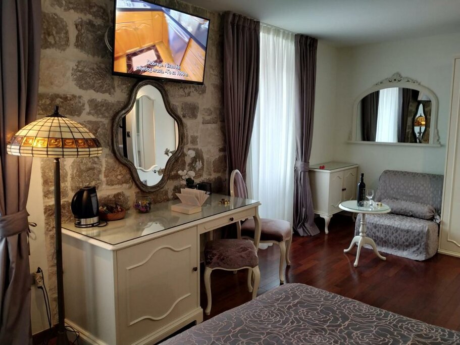 Hotel1349